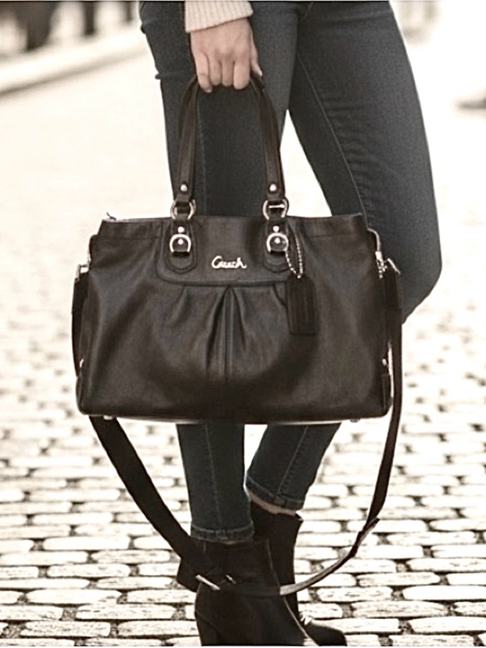 Coach Ashley Carryall F15513 Leather